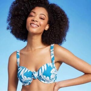 Shade & Shore floral print Blue and White Bikini Top new without tag